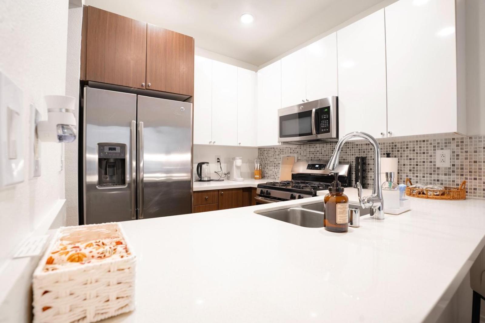 Apartment Universal Vibes 1 Bed With Free Parking In Los Angeles