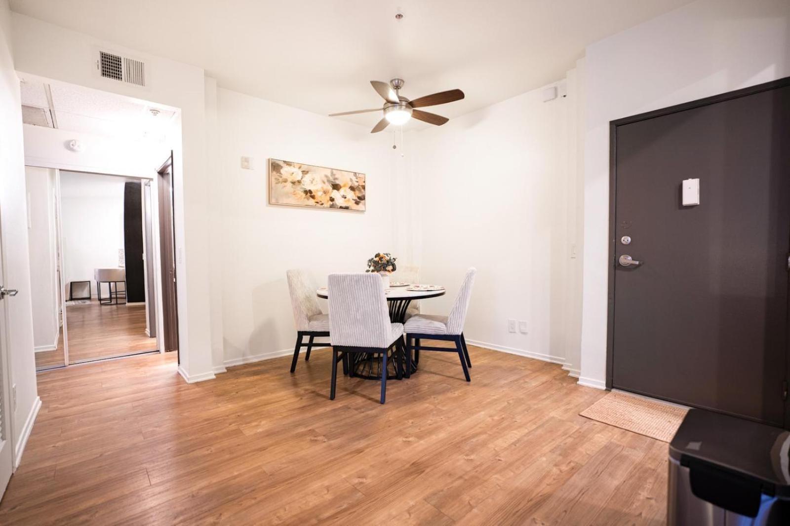Universal Vibes 1 Bed With Free Parking In Apartment *