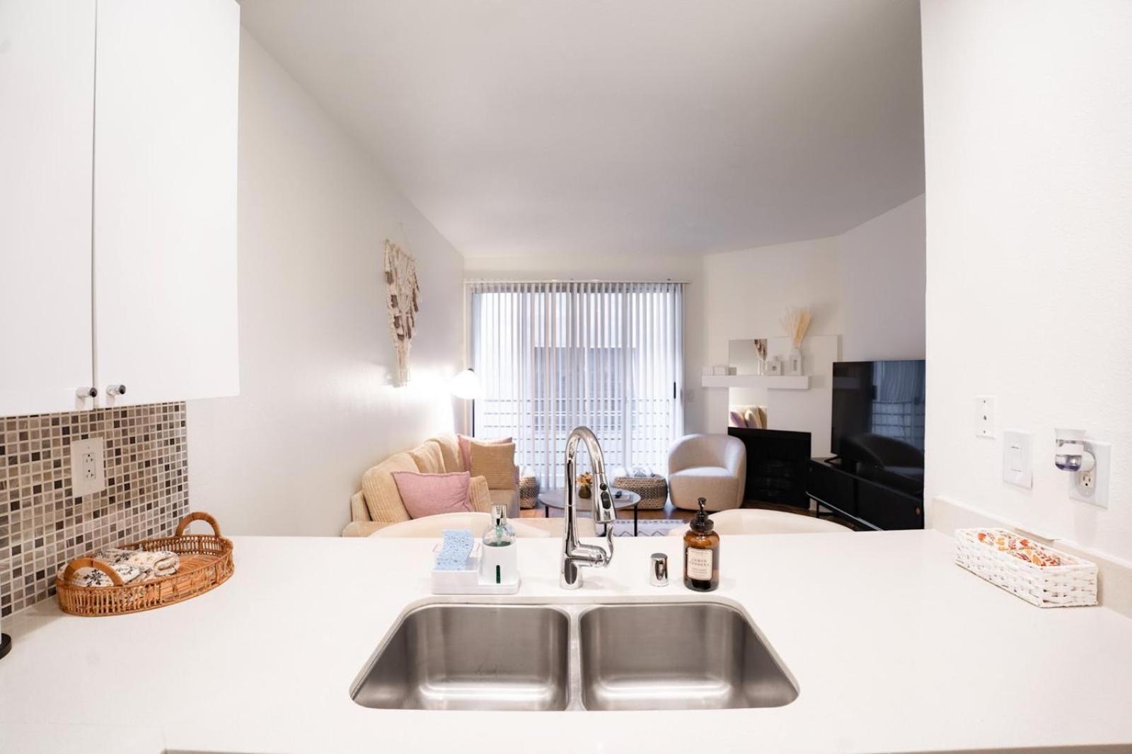 Apartment Universal Vibes 1 Bed With Free Parking In *