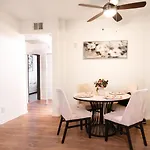 Universal Vibes 1 Bed Apt With Free Parking In Studio City
