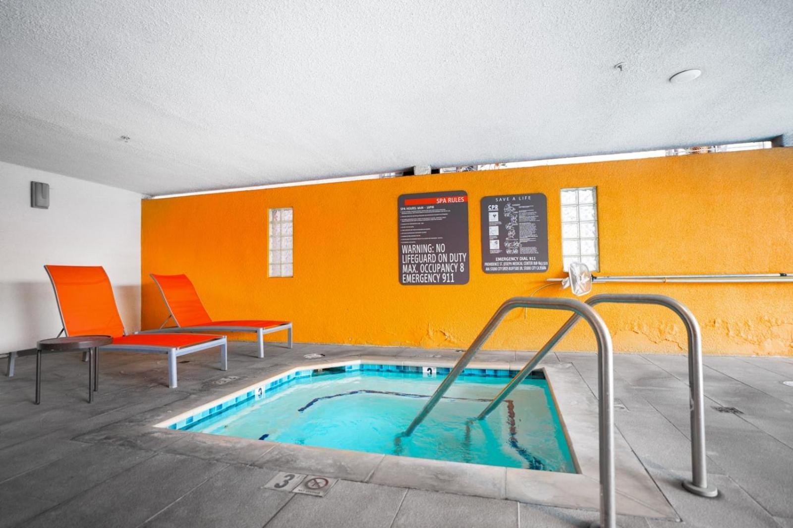Universal Vibes 1 Bed With Free Parking In Los Angeles