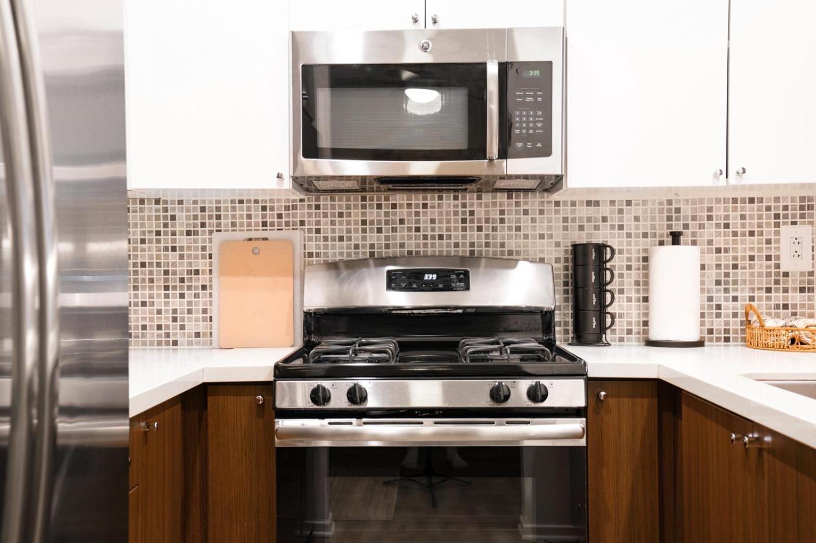 Universal Vibes 1 Bed With Free Parking In Apartment Los Angeles