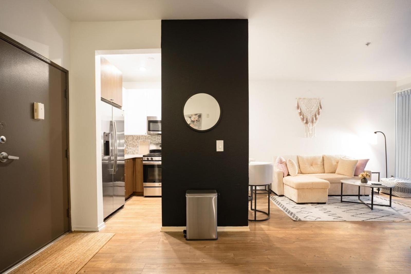 Universal Vibes 1 Bed With Free Parking In Apartment *