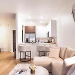Universal Vibes 1 Bed Apt With Free Parking In Studio City