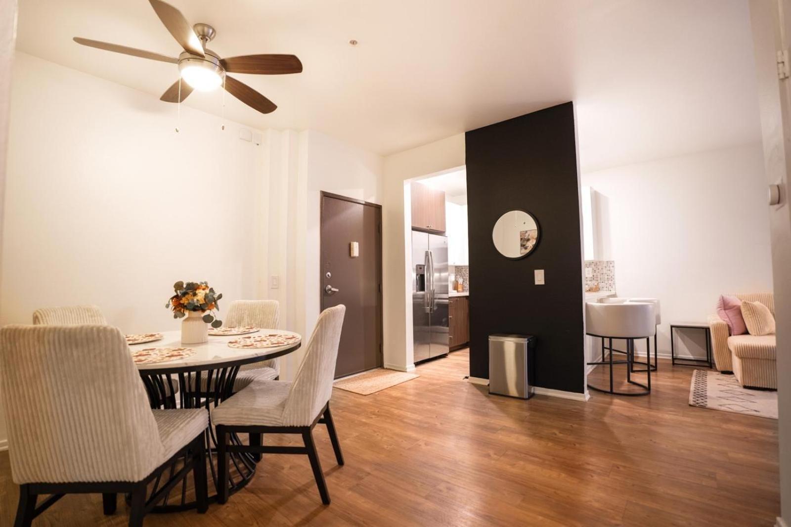 Universal Vibes 1 Bed With Free Parking In Los Angeles
